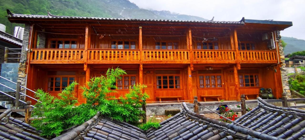 Tiger Leaping Gorge Tea Horse Gasthaus Shangri-La Bagian luar foto